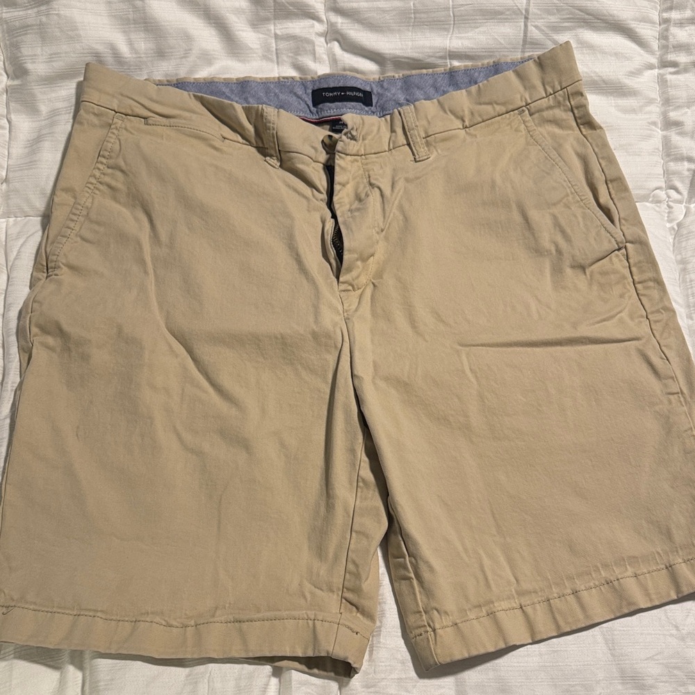 Tommy Hilfiger Men's Tan Flat Front Shorts